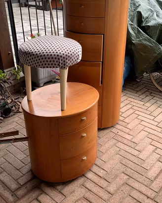 Set di comodini in legno