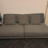Divano tre posti modulabile di poltrone e sofa’