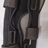 Ginocchiera immobilizzatrice 0° a tre pannelli