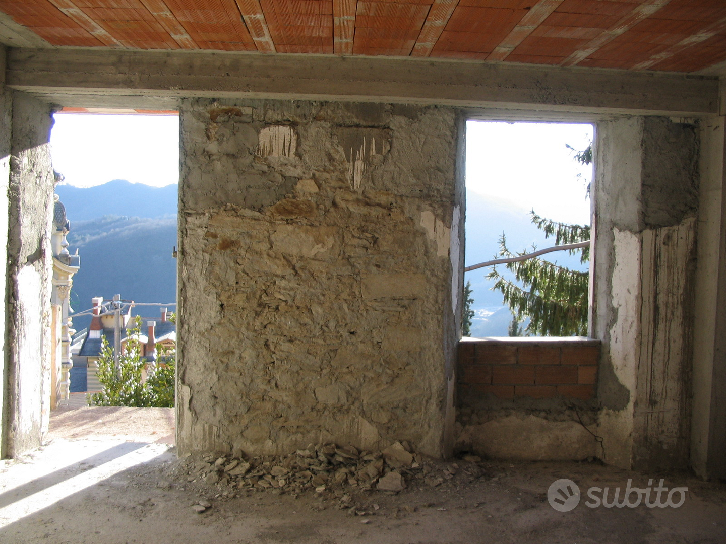 Casa di campagna e terreno - Altro