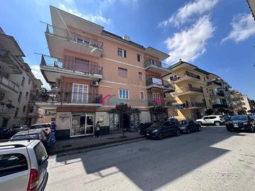Appartamento di 151 m² con 4 locali e box auto a N