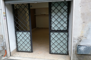 Locale magazzino laborarorio