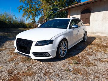 AUDI S4 