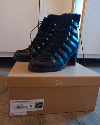 Stivaletti Louboutin 