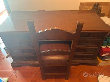 Scrivania classica in legno massello con sedia
