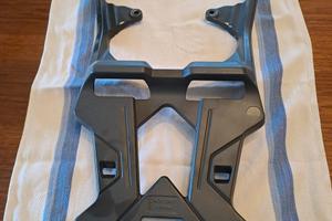 Staffa supporto bauletto Mt07 2017