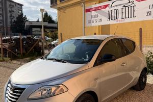 Lancia Ypsilon 1.2 69 CV 5 porte S&S Silver