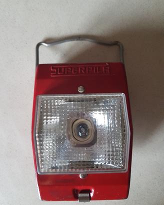 Lampada portatile vintage, a batterie, in metallo