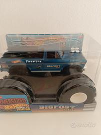 OVERSIZED HOT WHEELS 