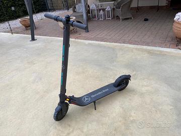 Monopattino Segway Ninebot E25E Mercedes-Benz