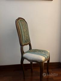 Sedia classica in legno con rivestimento elegante