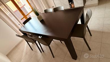 Tavolo in legno  allungabile made in italy