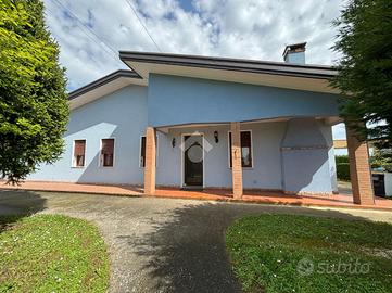 PORZIONE DI BIFAMILIARE A CAMPAGNA LUPIA