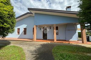 PORZIONE DI BIFAMILIARE A CAMPAGNA LUPIA