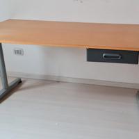 scrivania + 3 scaffali