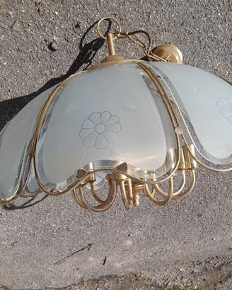 Lampadario antico in vetro e doratura – floreale