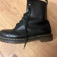 DR MARTENS N.40 nuovi