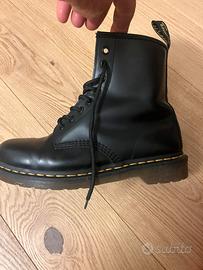 DR MARTENS N.40 nuovi