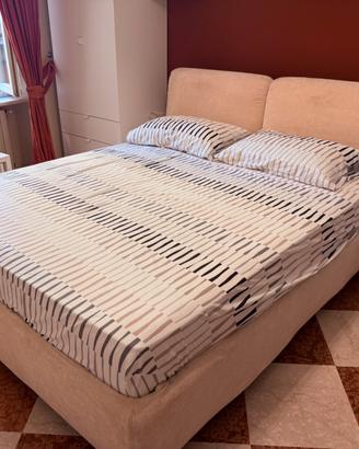 Letto imbottito contenitore
