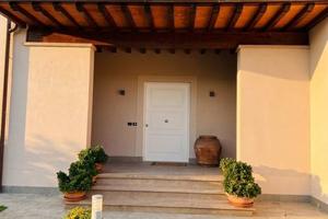 Villa di 300 m² con più di 5 locali e box auto dop