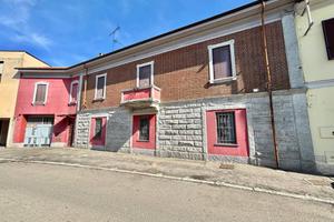 MORTARA CITTA': AMPIA SOLUZIONE BIFAMILIARE CON GI