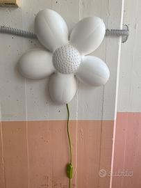 Lampada da parete a fiore Ikea
