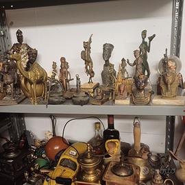 vari oggetti di  bronzo 