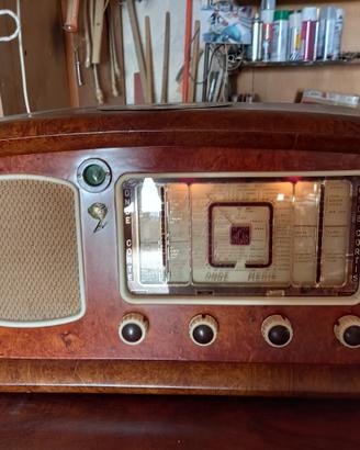 Mobile bar con radio e giradischi