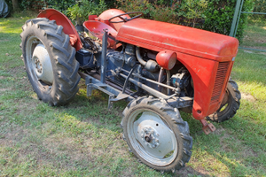 Trattore agricolo Massey Ferguson TEF 20 targato