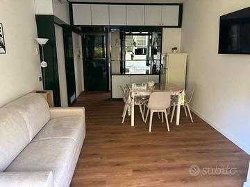 Elegante appartamento fronte mare con piscina