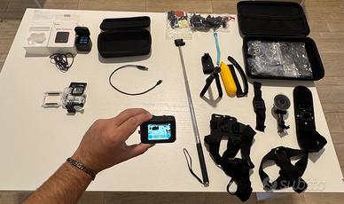 Gopro HERO 10 + custodia + 3 batterie + 50 access.