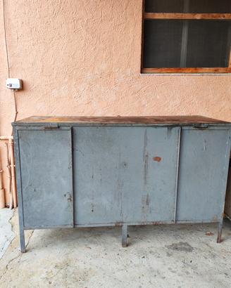 cassone in ferro x contenere cereali