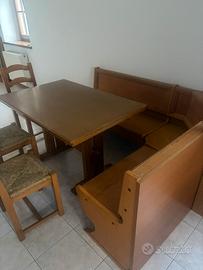 Tavolo e sedie