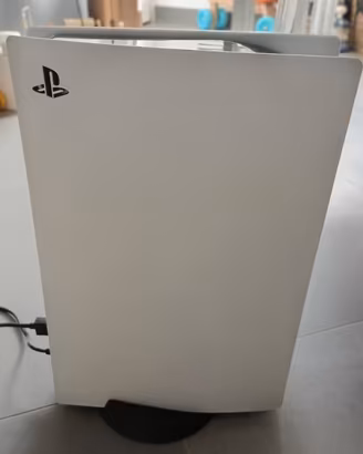 PlayStation 5 standard, 2 controller e base ricar