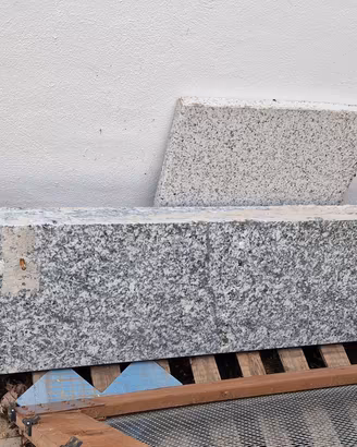 marmo granito smontato da un camino