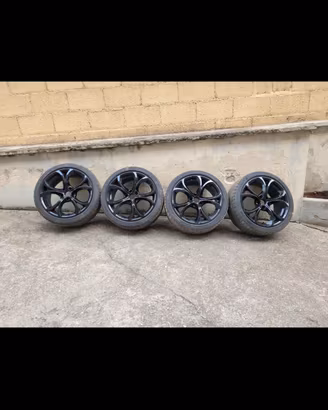 cerchi e gomme alfa romeo giulietta 225/40/18 