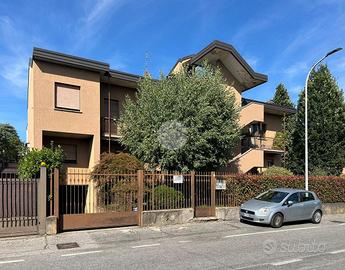 4 LOCALI A SEREGNO