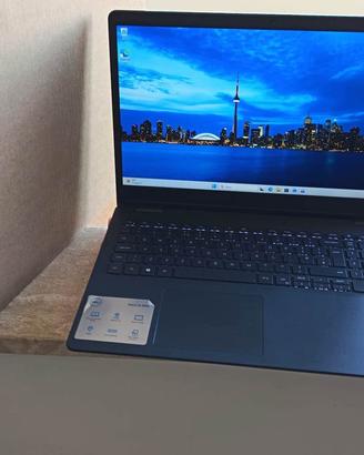 DELL 15,6" FHD 8-Core i5-11th 16GB 256GB QWERTY UK