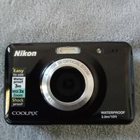 Nikon Coolpix water proof compatta