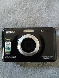 Nikon Coolpix water proof compatta