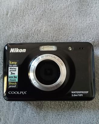 Nikon Coolpix water proof compatta