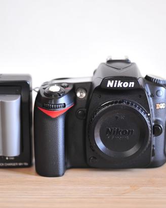 Nikon D90 - Perfetta - 12.3 MP - soli 15k scatti
