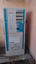 Distributore automatico tabacchi