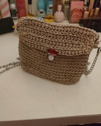borsa al uncinetto fatta a mano oro brillantinato