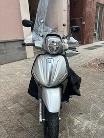 Piaggio Beverly 350
