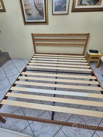 Letto matrimoniale in legno