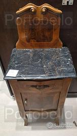 Codice: 8936 COMODINO ANTICO IN RADICA DI NOCE CO