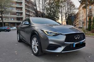 INFINITI Q30