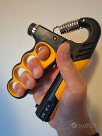 Pinza attrezzo per allenare la mano