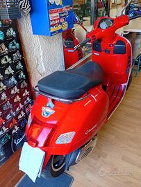 Vespa Gts 250